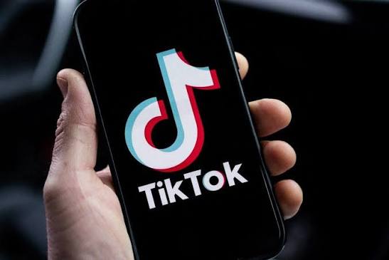 "Tiktok"da canlı yayımda söyüş söyənlər saxlanıldı