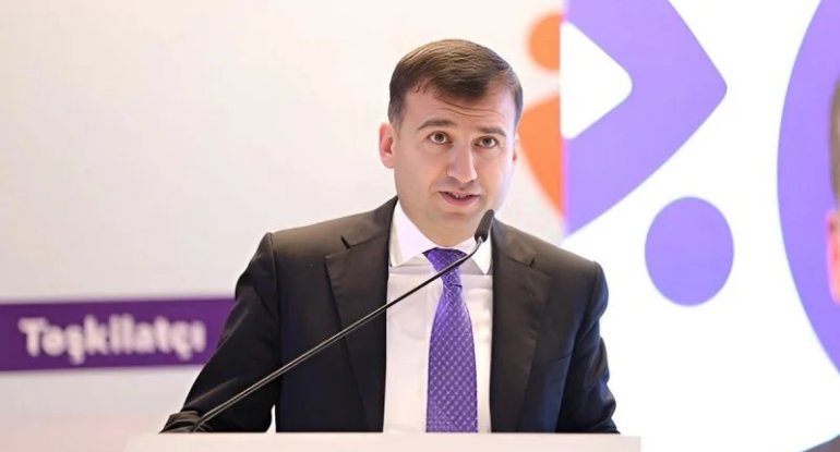 Komitə sədri idarə rəisini işdən çıxardı