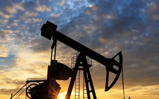 “Brent”i yenidən bahalaşdı: 103 dolları keçdi