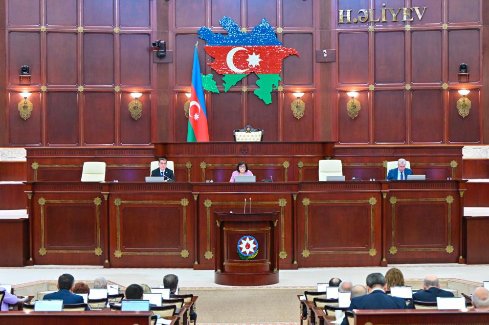 Prezidentin qaytardığı qanun və daha 15 məsələ parlamentdə