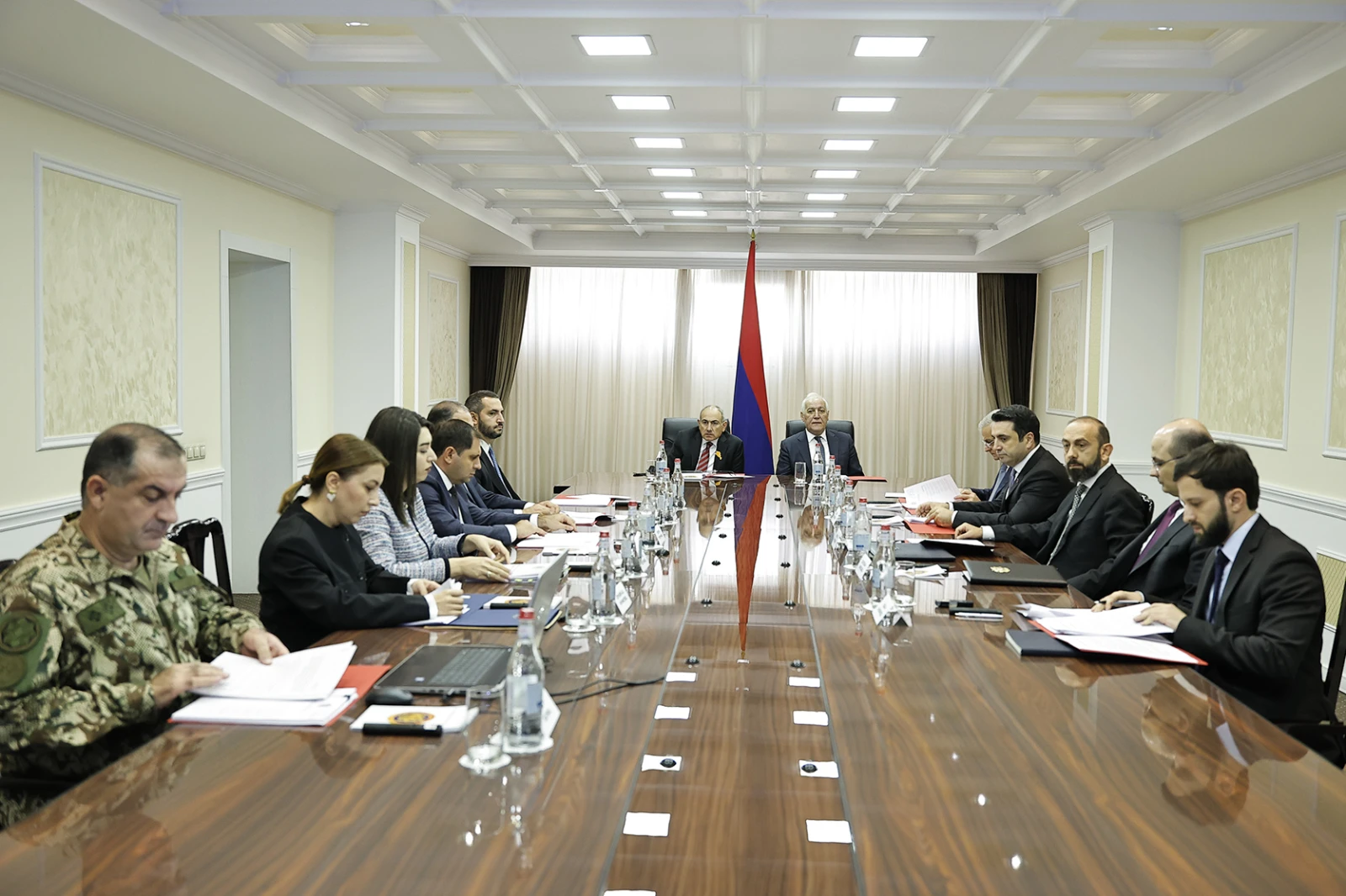 Paşinyan Təhlükəsizlik Şurasının iclasını keçirdi