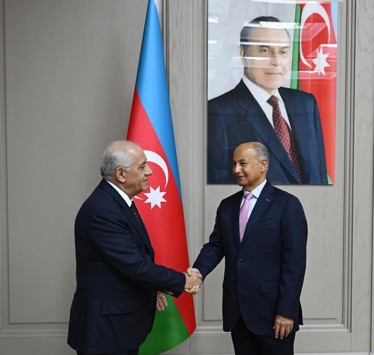 Əli Əsədov Beynəlxalq Üzgüçülük Federasiyasının prezidenti ilə görüşüb