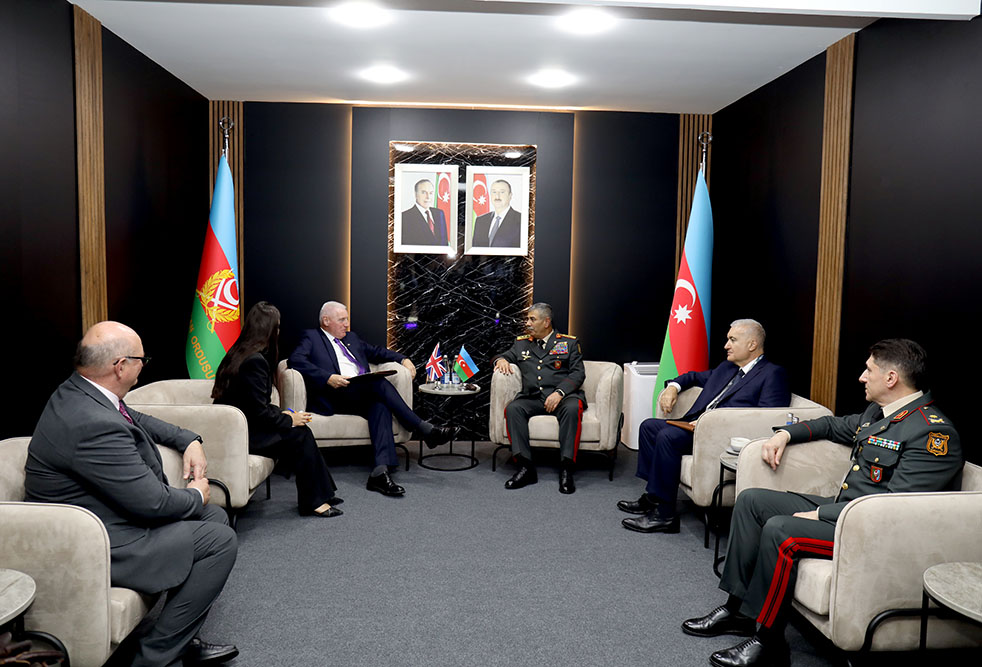 Zakir Həsənov Böyük britaniyalı və Slovakiyalı həmkarları ilə görüşüb