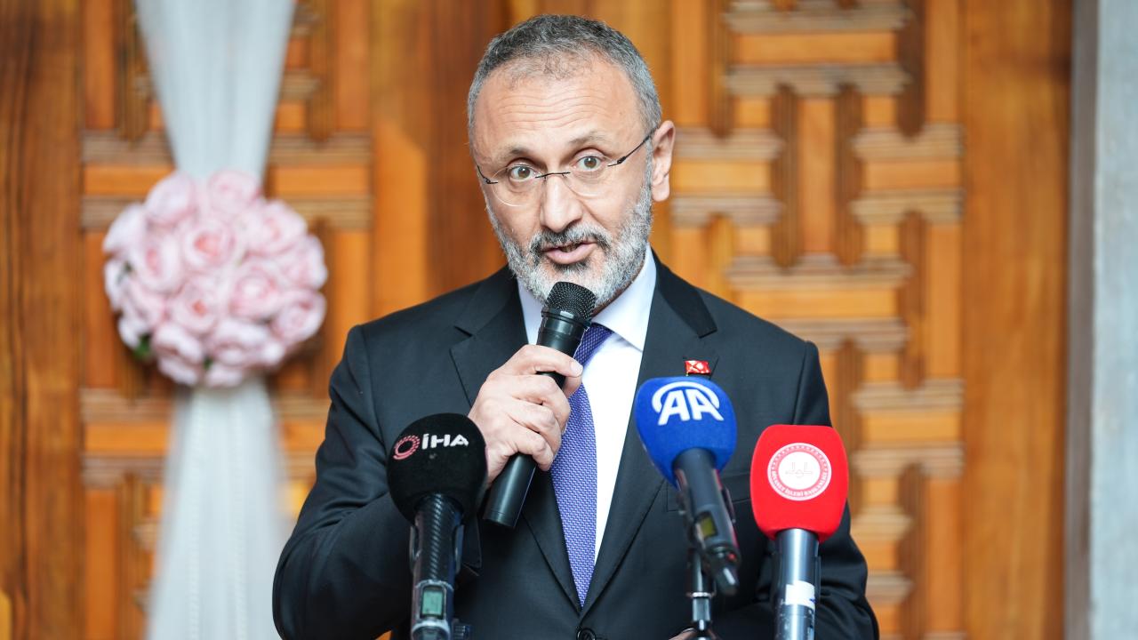 Türkiye'de bir belediye başkanı daha gözaltına alındı