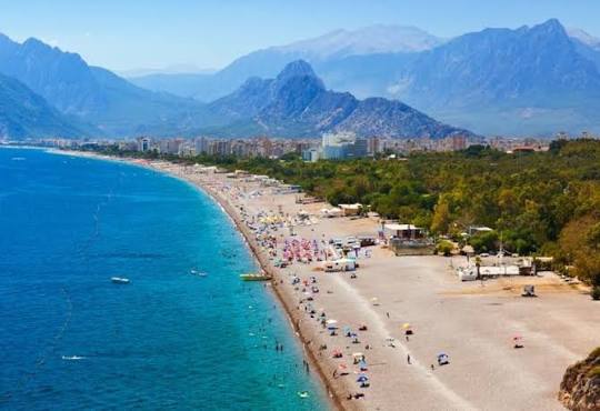 Deputat Antalyaya gedir