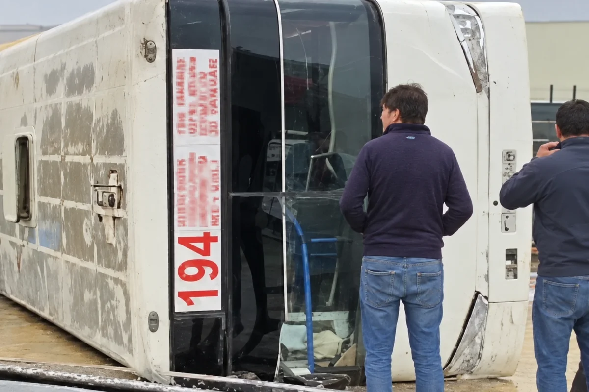 Aşan avtobusda xəsarət alanların vəziyyəti açıqlandı 