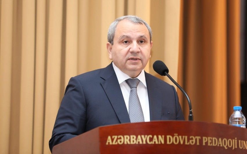 Elçin Babayev: Müasir müəllim tələbənin inkişafına istiqamət verən mentordur