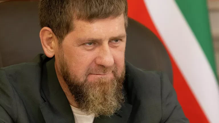 Kadırov 50 yaşında yenidən Çeçenistan rəhbəri oldu - And içdi