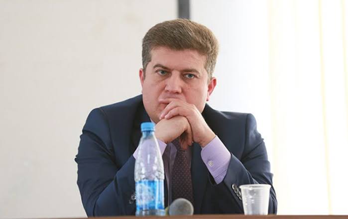 Deputat korrupsiyanı xəbər verənlərə mükafat nəzərdə tutan layihəyə qarşı çıxdı