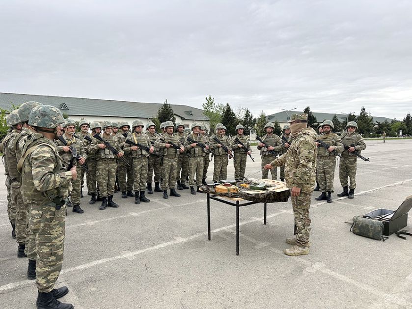 Hərbi vəzifəlilərlə təlim toplanışı başlayıb 