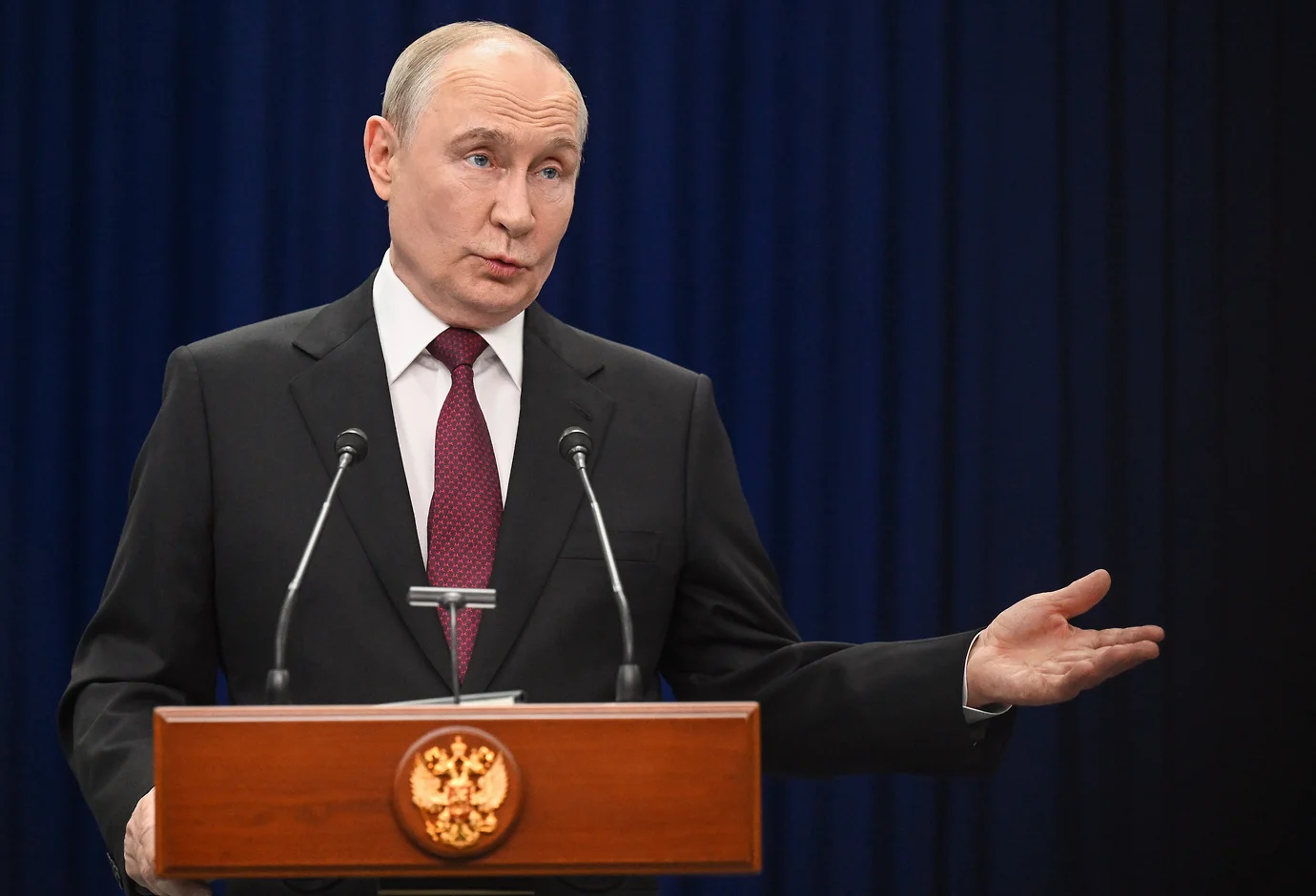Putin kibertəhlükəsizliklə bağlı təcili müşavirə çağırdı