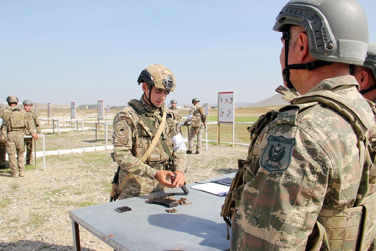 XTQ hərbi hissəsində vəzifəlilərin təlim toplanışı davam edir - FOTO