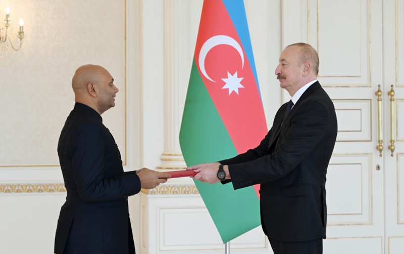 İlham Əliyev Hindistanın yeni səfirini qəbul etdi - FOTO