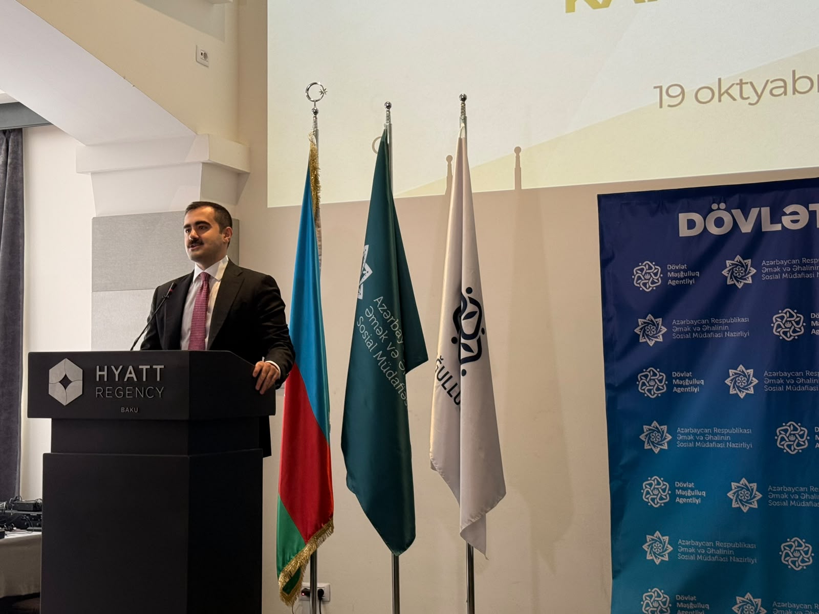 Dövlət xaricdə təhsil alan gənclərdən nəticə gözləyir