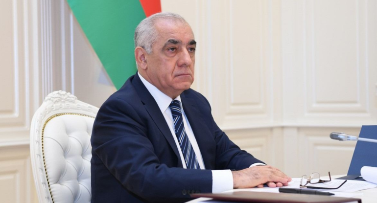 Əli Əsədov yeni qərar imzaladı