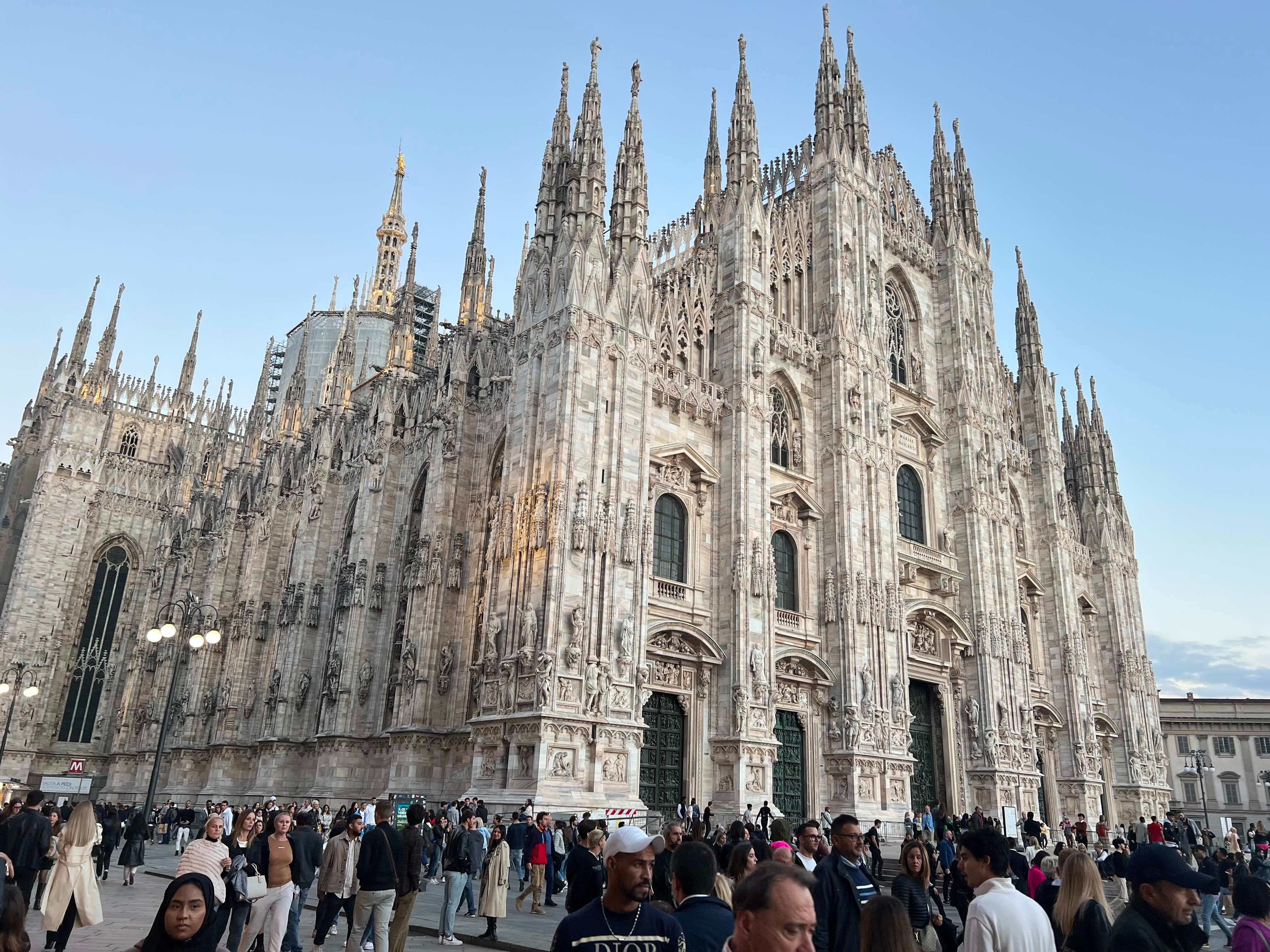 Etirazlar səbəbindən Milan küçələrinə 500 hərbçi göndərildi