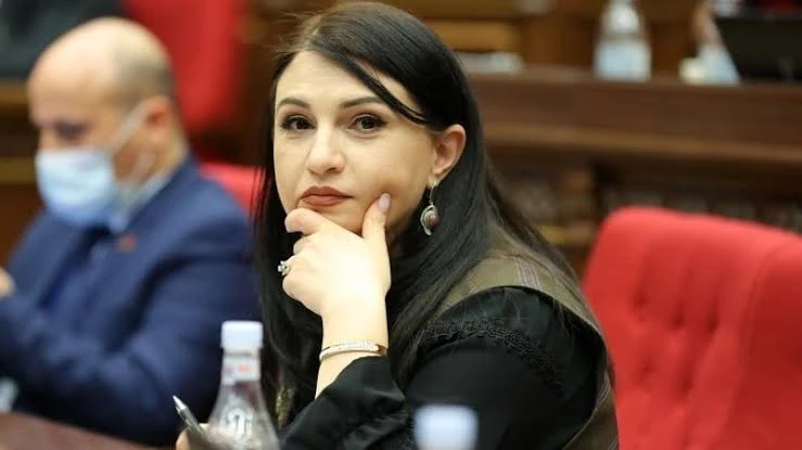 Deputat mandatından imtina edəcək