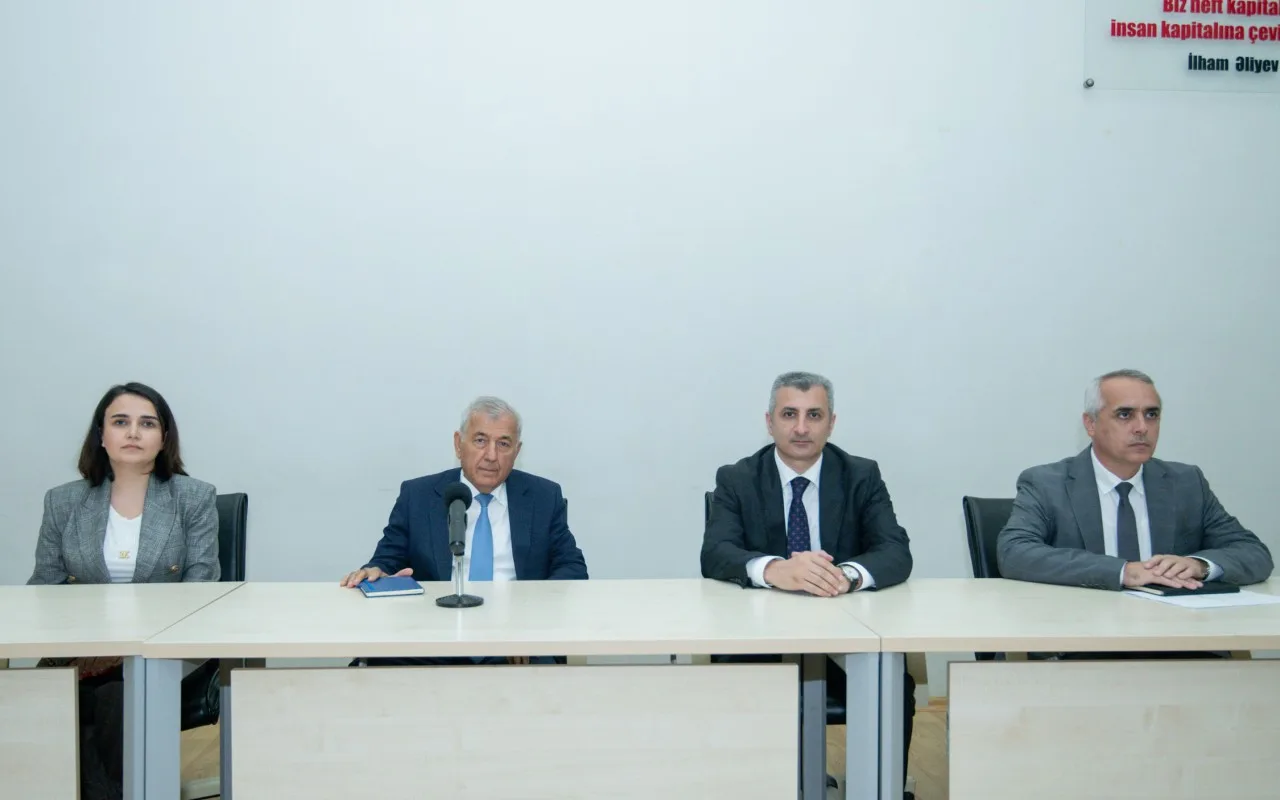 Rektor PKTU-BMU Mühəndislik fakültəsinin tələbələri ilə görüşüb - FOTO