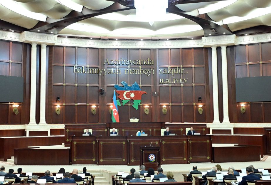 Deputatlar bu gün 12 məsələni müzakirə edəcəklər
