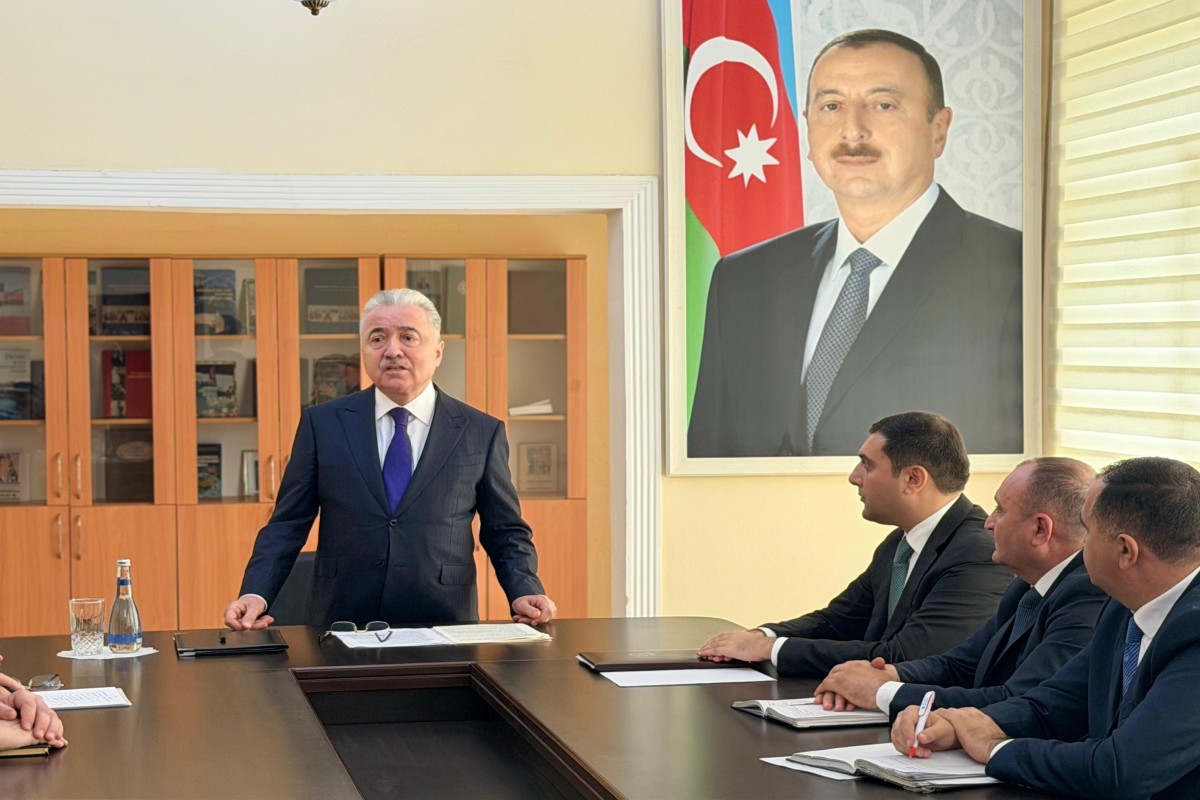 Yeni icra başçısı kollektivə təqdim olundu