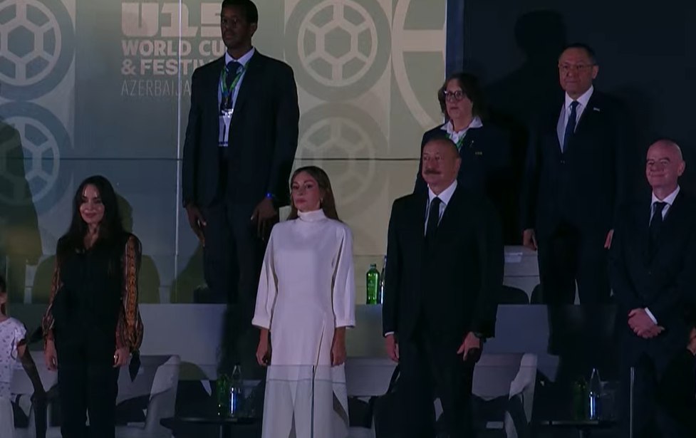 Prezident FIFA U-15 dünya çempionatının açılış mərasimini izləyir
