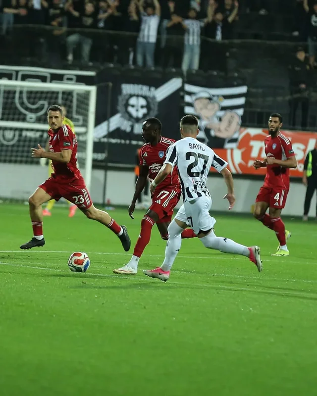 "Neftçi" "Turan Tovuz"u məğlub edə bilmədi 