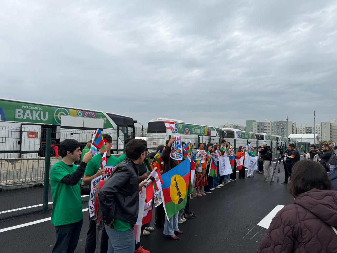 Bakıda Yeni Kaledoniya və Fransız Polineziyası komandalarına dəstək aksiyası keçirildi