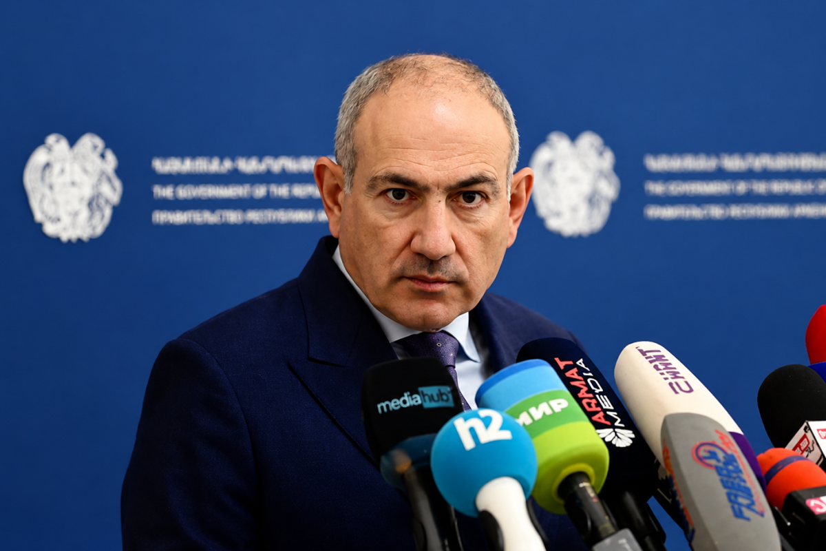 Paşinyan parlamentdəki davaya görə müxalifəti ələ saldı 