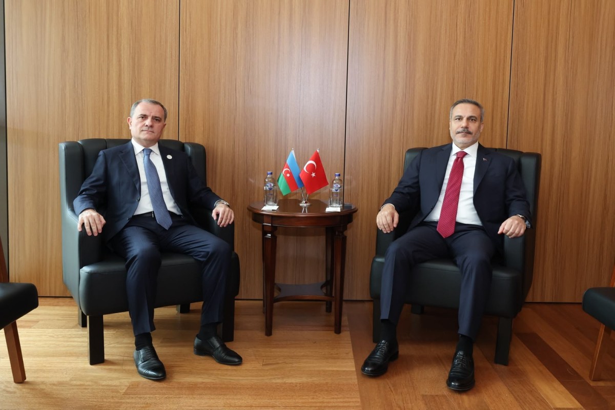 Azərbaycan və Türkiyə XİN rəhbərləri görüşüb 